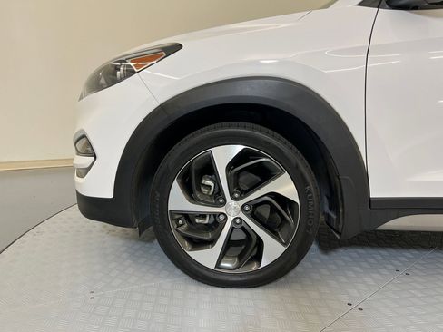 Used 2018 Hyundai Tucson Limited image 11