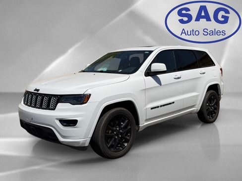 Used 2022 Jeep Grand Cherokee Laredo X AWD/4WD image 5