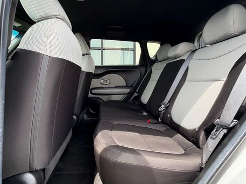 Used 2016 Kia Soul FWD image 22