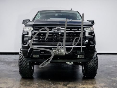 Used 2024 Chevrolet Silverado 1500 RST image 2