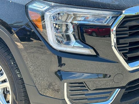 Used 2024 GMC Terrain SLE AWD/4WD image 7