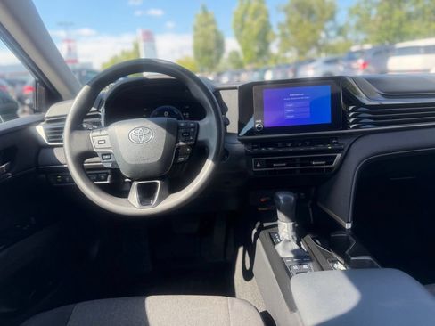 Used 2025 Toyota Camry LE FWD image 21