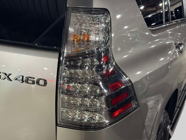 Certified 2023 Lexus GX 460 Premium w/ Premium Package AWD/4WD image 13