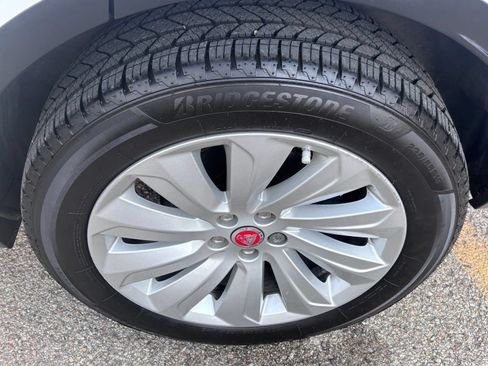 Used 2018 Jaguar E-PACE SE AWD/4WD image 3