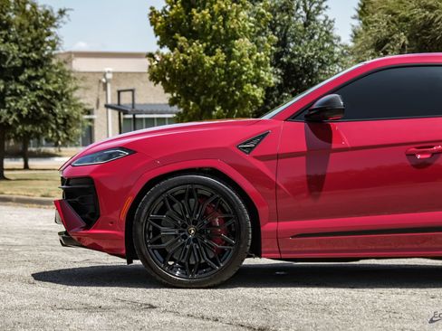 Used 2025 Lamborghini Urus SE AWD/4WD image 9