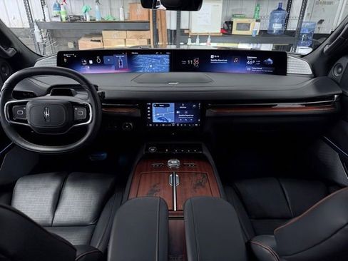 New 2026 Lincoln Navigator Black Label AWD/4WD image 33