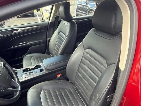 Used 2017 Ford Fusion SE w/ Fusion SE Technology Package FWD image 14