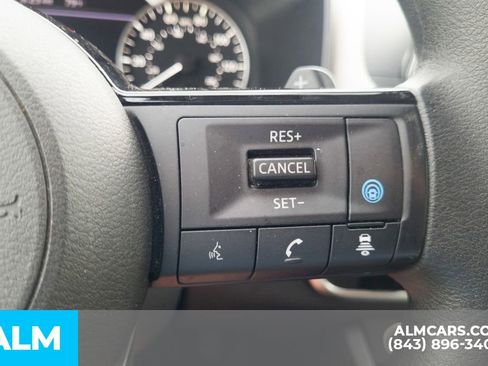Used 2023 Nissan Rogue SV FWD image 28
