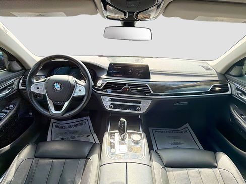Used 2020 BMW 740i image 17
