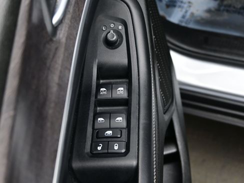 Used 2024 Jeep Grand Cherokee Limited image 10