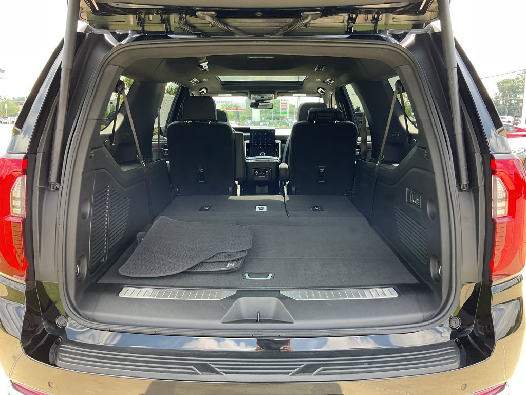 Used 2025 GMC Yukon XL Denali w/ Sun & Power Step Package AWD/4WD image 10