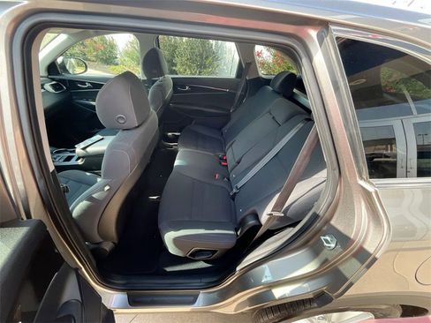 Used 2018 Kia Sorento L image 30