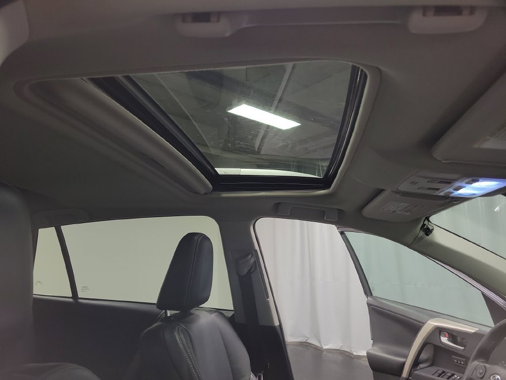 Used 2015 Toyota RAV4 Limited w/ Technology Package AWD/4WD image 34