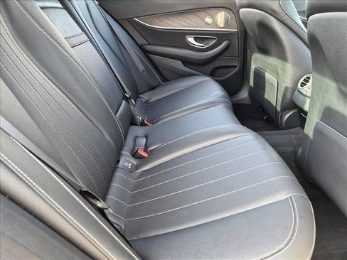 Used 2022 Mercedes-Benz E 350 Sedan image 18