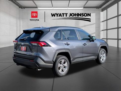 Used 2025 Toyota RAV4 XLE FWD image 8