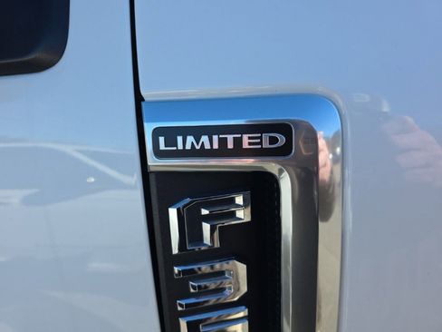 Used 2022 Ford F350 Limited w/ FX4 Off-Road Package image 17