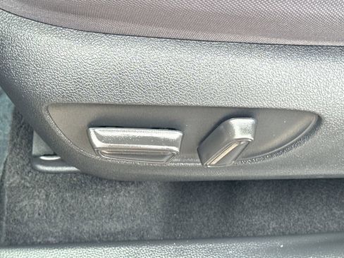 Used 2024 Toyota Highlander LE image 46