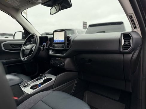 Used 2021 Ford Bronco Sport Outer Banks w/ Outer Banks Package (96D) image 19