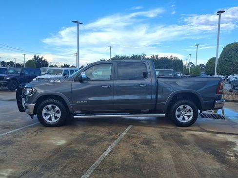 Used 2019 RAM 1500 Laramie AWD/4WD image 9