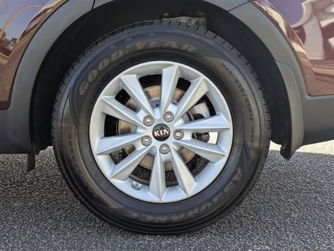 Used 2020 Kia Sorento LX w/ LX I4 Convenience Package FWD image 13