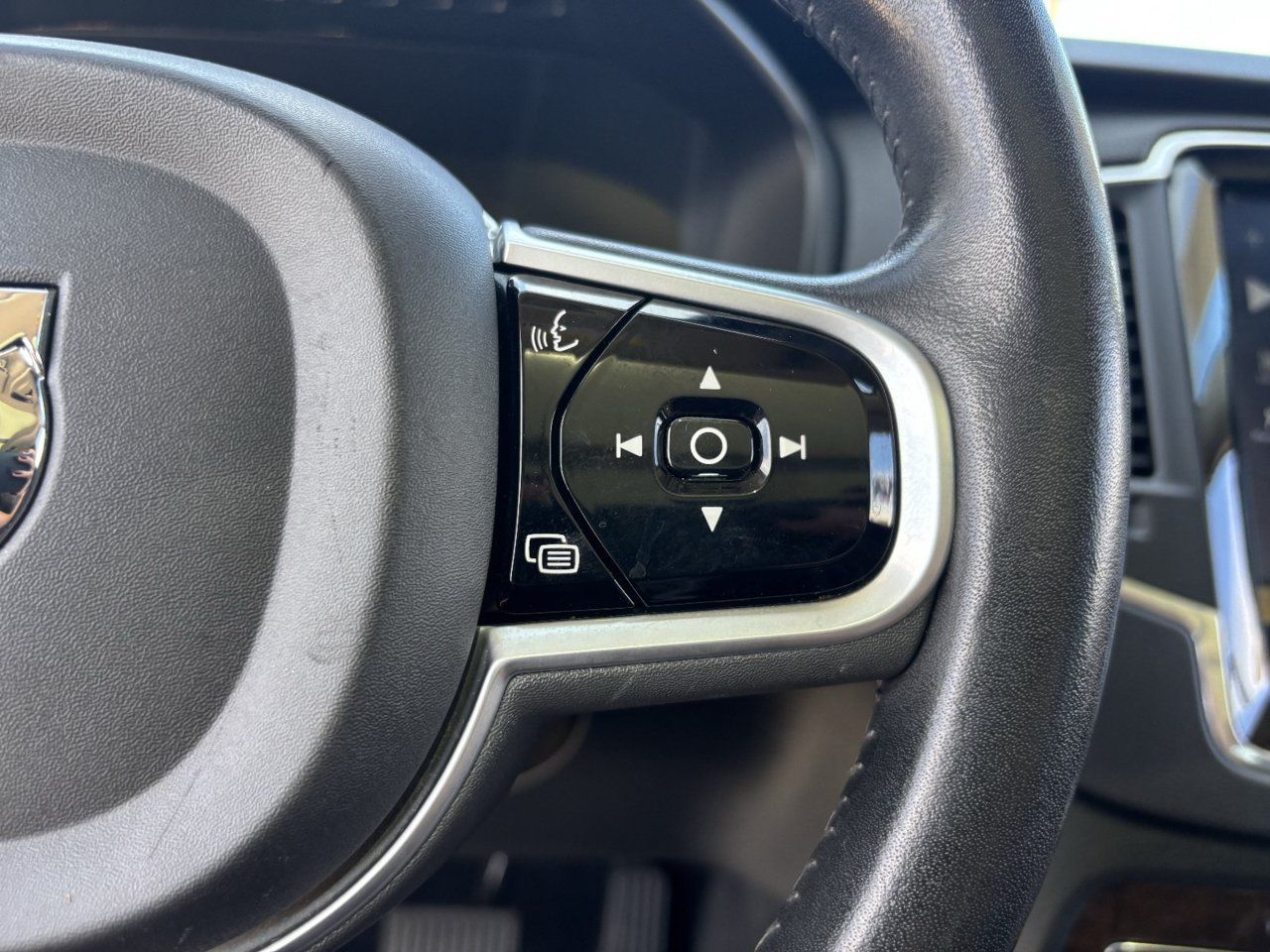 Used 2019 Volvo XC90 T6 Momentum w/ Advanced Package AWD/4WD image 29