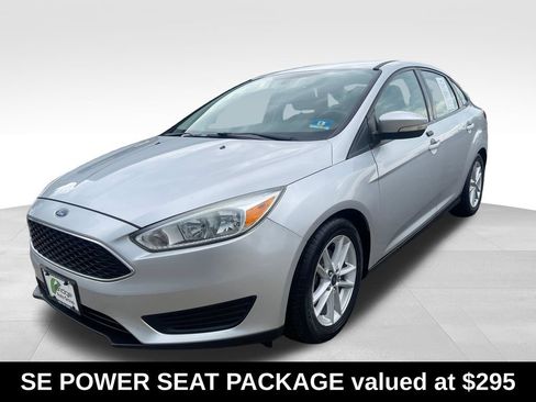 Used 2016 Ford Focus SE w/ SE Power Seat Package FWD image 4
