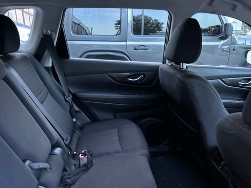 Used 2017 Nissan Rogue FWD image 11
