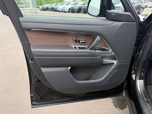 Used 2025 Land Rover Range Rover SE AWD/4WD image 28