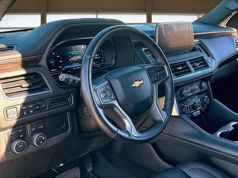 Used 2022 Chevrolet Tahoe LT w/ LT Signature Plus Package image 14