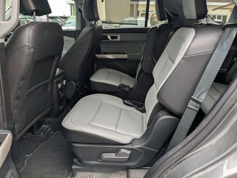 Used 2021 Ford Explorer XLT w/ Equipment Group 202A image 20