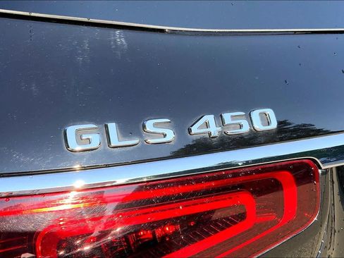 Used 2022 Mercedes-Benz GLS 450 4MATIC image 10