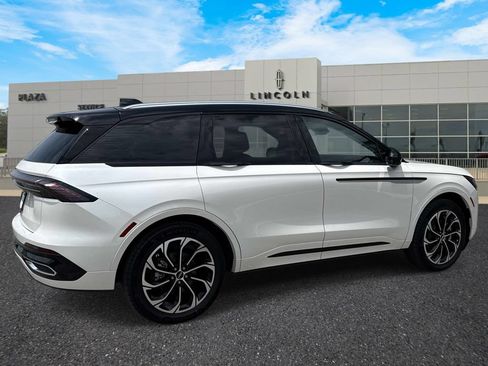 New 2026 Lincoln Nautilus Reserve AWD/4WD image 9