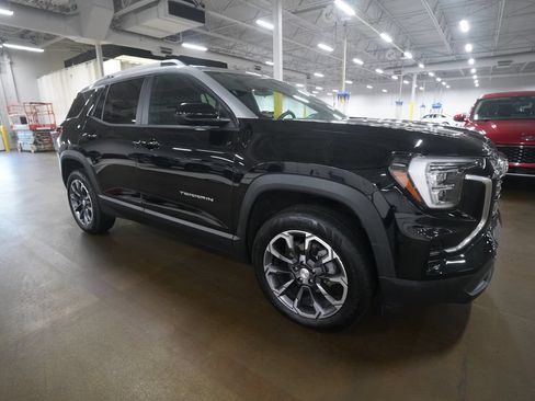 Used 2025 GMC Terrain Elevation w/ Elevation Premium Package AWD/4WD image 36