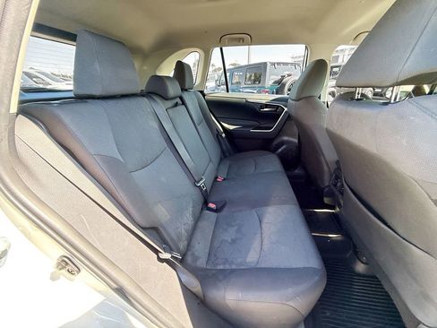 Used 2023 Toyota RAV4 XLE FWD image 31