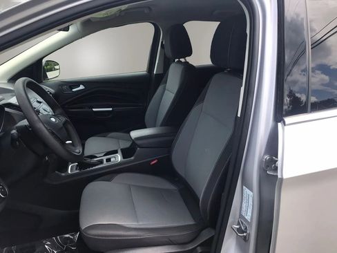Used 2017 Ford Escape SE AWD/4WD image 2