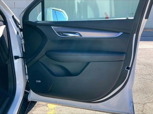 Used 2017 Cadillac XT5 Luxury w/ Driver Awareness Package image 25