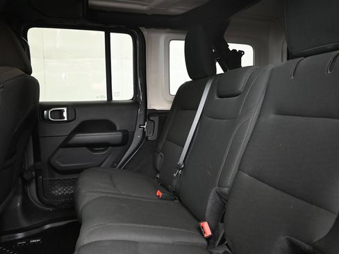 Used 2020 Jeep Wrangler Unlimited Sahara w/ Cold Weather Group AWD/4WD image 21