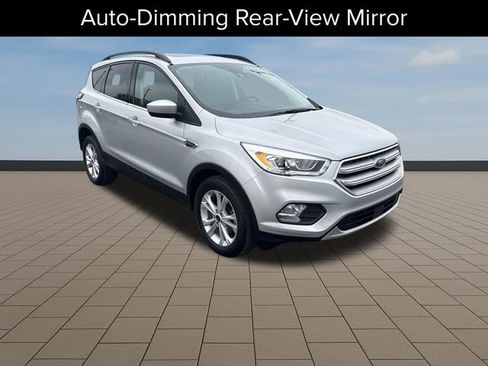 Used 2018 Ford Escape SEL w/ Ford Safe & Smart Package FWD image 9