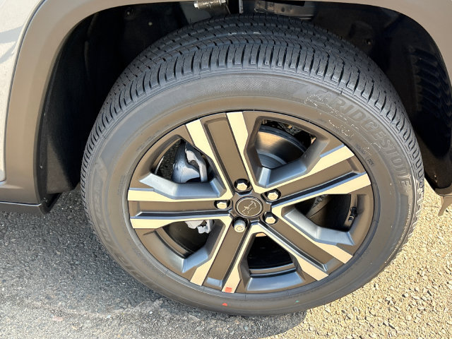 New 2027 Jeep Grand Cherokee Limited AWD/4WD image 7