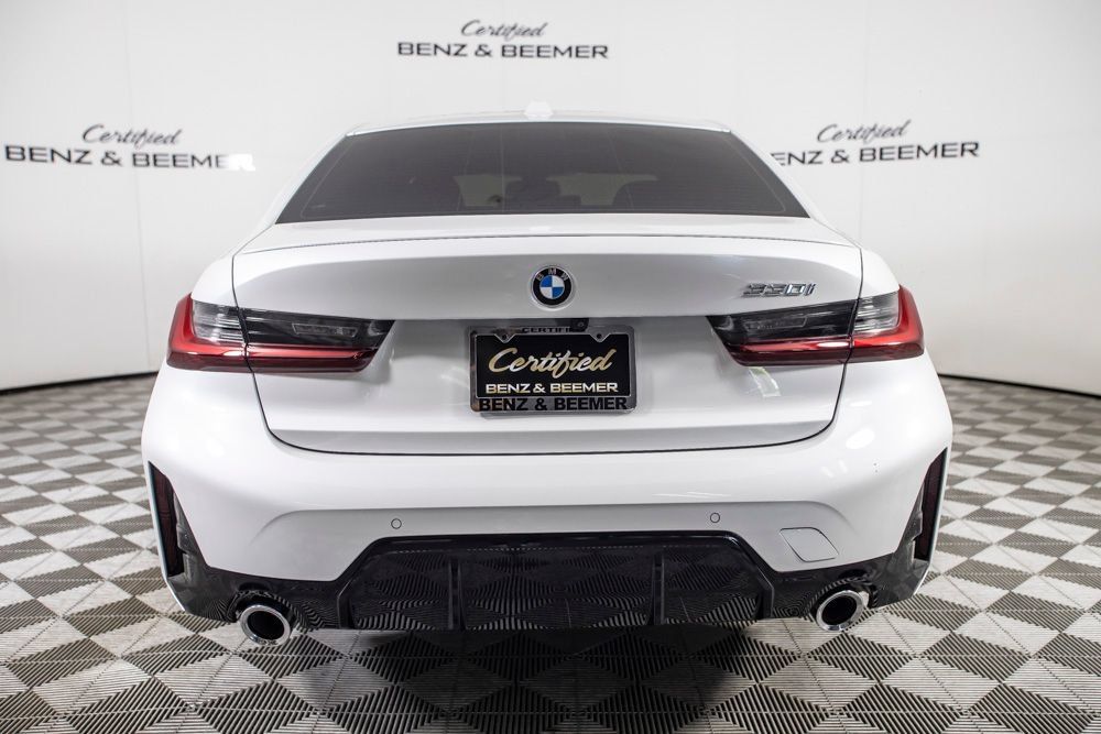 Used 2023 BMW 330i Sedan w/ M Sport Package RWD image 7