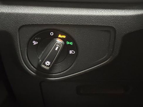 Used 2021 Volkswagen Atlas SE image 34