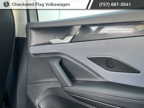 New 2025 Volkswagen Tiguan SE image 52