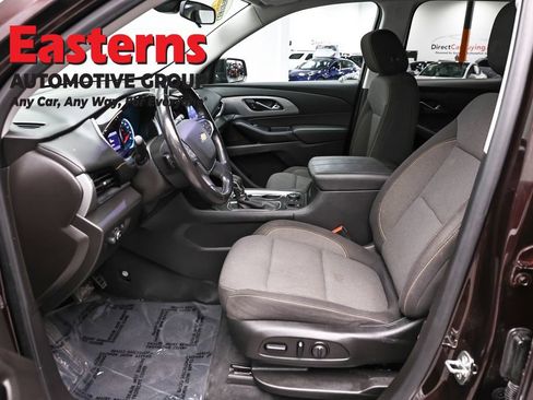 Used 2021 Chevrolet Traverse LT AWD/4WD image 14
