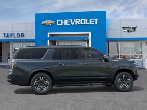 New 2026 Chevrolet Suburban Z71 AWD/4WD image 5