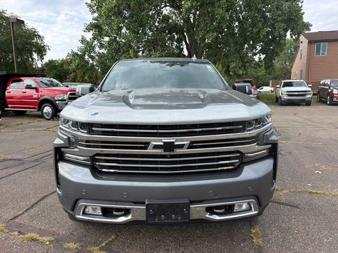 Used 2019 Chevrolet Silverado 1500 High Country w/ Technology Package AWD/4WD image 2