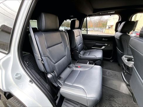 Used 2025 Toyota Sequoia Platinum image 18