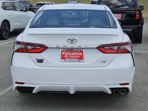 Used 2023 Toyota Camry SE FWD image 5
