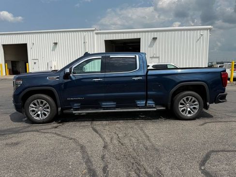 Used 2022 GMC Sierra 1500 Denali w/ Technology Package AWD/4WD image 5