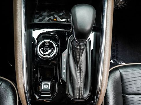 Used 2024 GMC Canyon Denali image 20