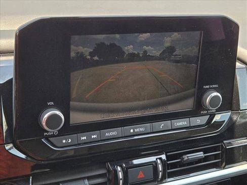 Used 2025 Nissan Pathfinder SV AWD/4WD image 12